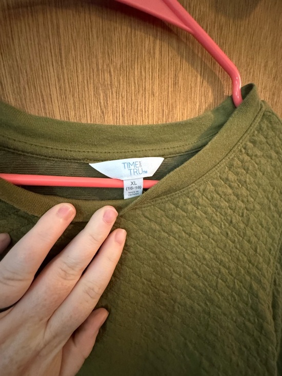 Time and Tru Olive Green Quilted Pullover - Picture 2 of 2